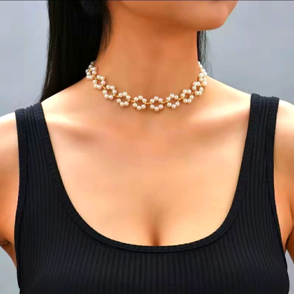 Flower Shape Braid Necklace Faux Pearls Short Choker Necklace - Picture 3 of 9